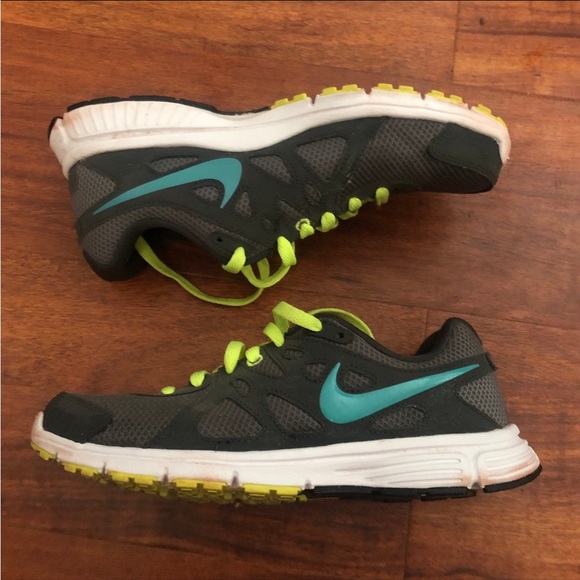 Women’s Nike Revolution 2 Workout Gym Running Shoes Fitness Sneakers 8.5 - Picture 3 of 7